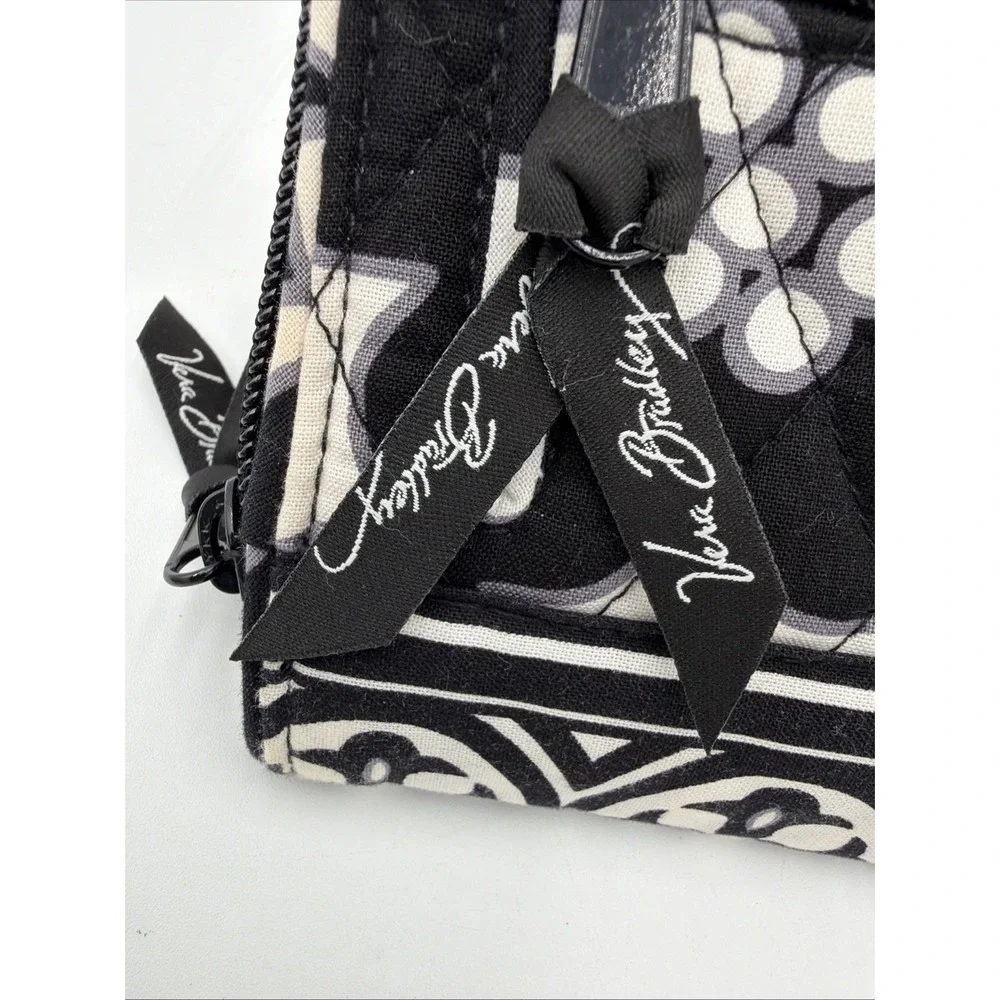 VERA BRADLEY Authentic Turn Lock Wallet Black & White‎ Pattern Great Condition